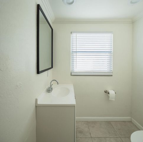 527 N N Paseo De Anza, Palm Springs, CA 92262