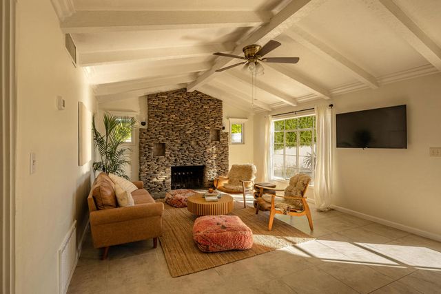 527 N N Paseo De Anza, Palm Springs, CA 92262