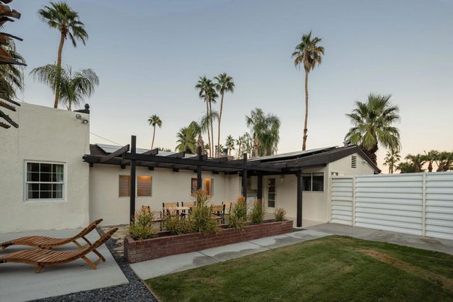 527 N N Paseo De Anza, Palm Springs, CA 92262