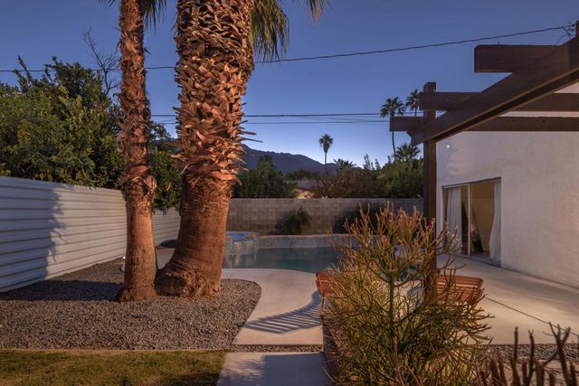 527 N N Paseo De Anza, Palm Springs, CA 92262