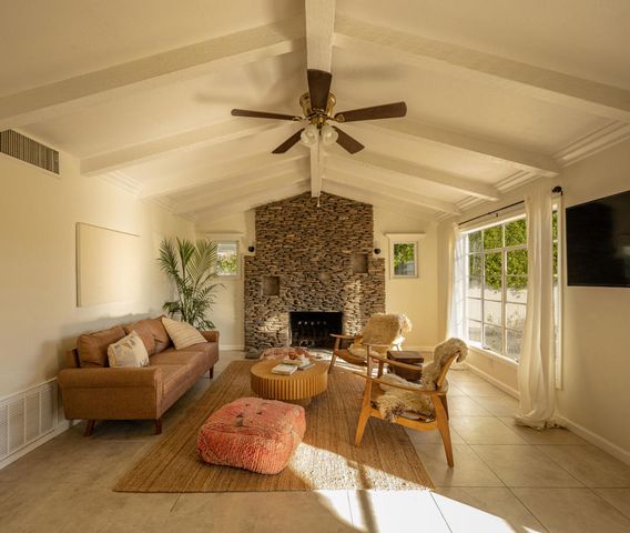 527 N N Paseo De Anza, Palm Springs, CA 92262