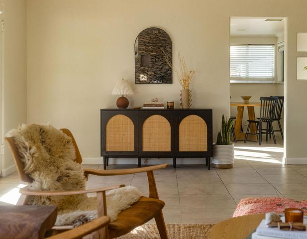 527 N N Paseo De Anza, Palm Springs, CA 92262