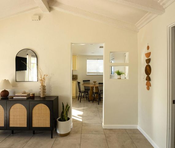 527 N N Paseo De Anza, Palm Springs, CA 92262