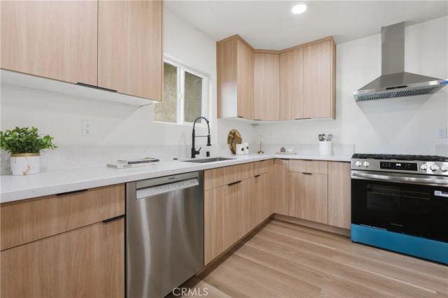 1724 W 43rd Street, Los Angeles, CA 90062