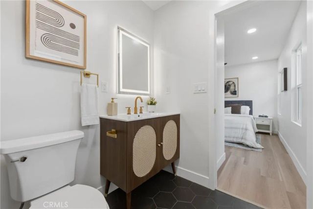 1724 W 43rd Street, Los Angeles, CA 90062