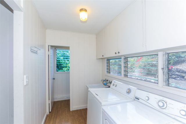 1952 Nehoa Place, Honolulu, HI 96822