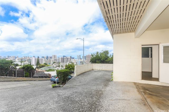1952 Nehoa Place, Honolulu, HI 96822