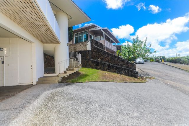 1952 Nehoa Place, Honolulu, HI 96822