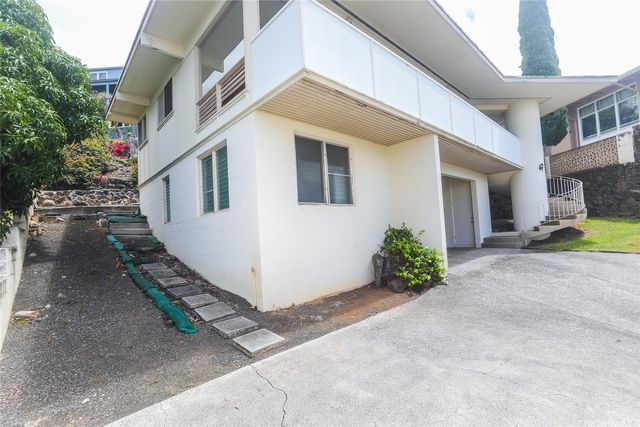 1952 Nehoa Place, Honolulu, HI 96822