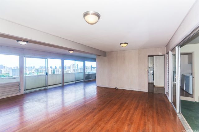 1952 Nehoa Place, Honolulu, HI 96822