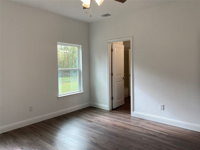 123 E 13th Avenue, Corsicana, TX 75110