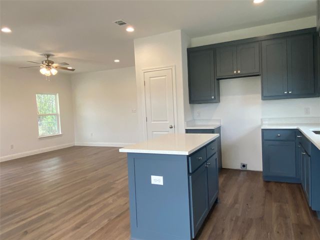 123 E 13th Avenue, Corsicana, TX 75110