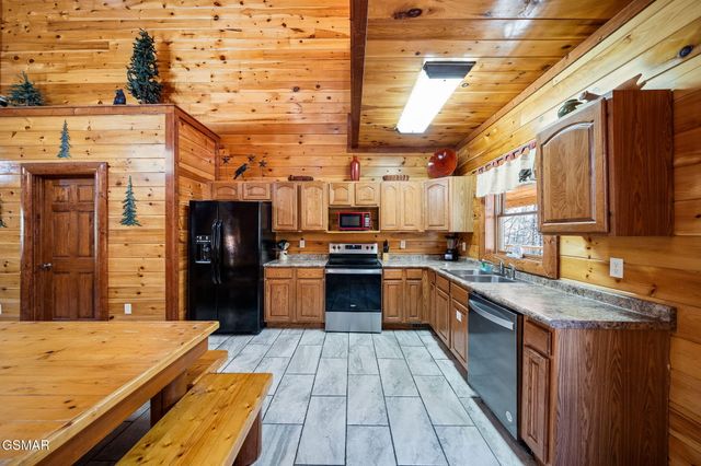 225 Amet Way, Cosby, TN 37722