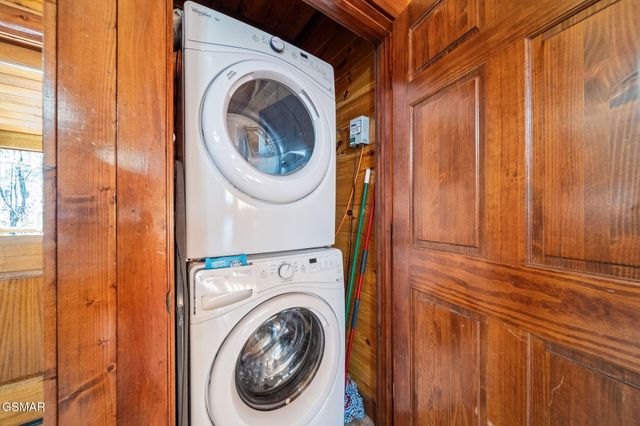 225 Amet Way, Cosby, TN 37722