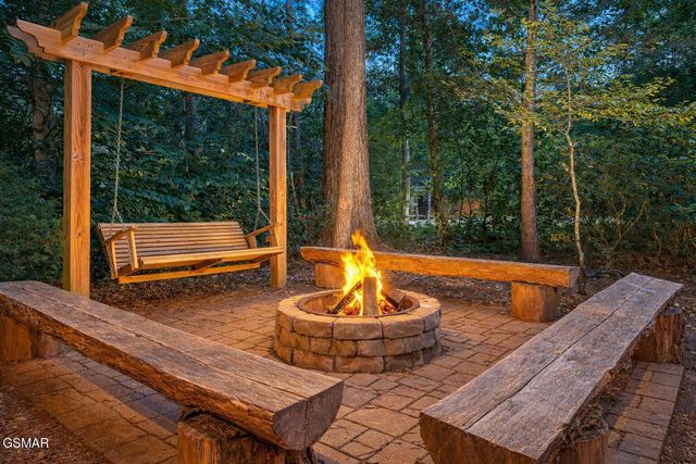 225 Amet Way, Cosby, TN 37722