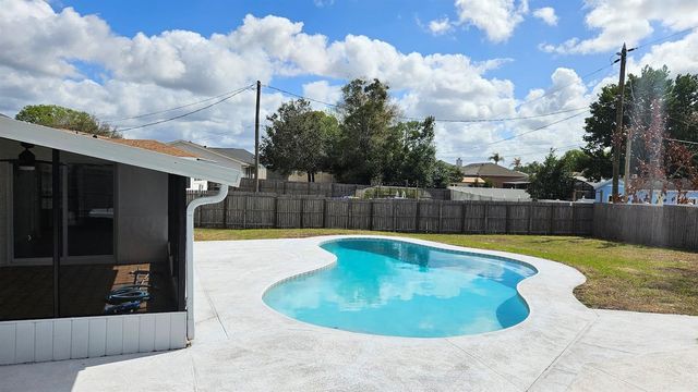 2101 ARROWHEAD AVENUE, Deltona, FL 32725