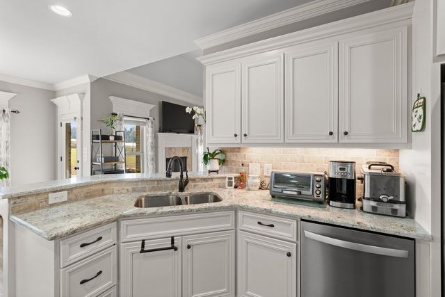 70 Cherokee Dock Rd, Lebanon, TN 37087