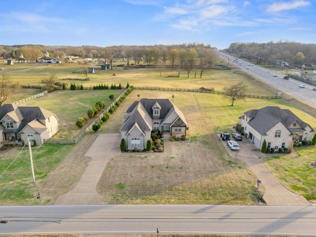 70 Cherokee Dock Rd, Lebanon, TN 37087