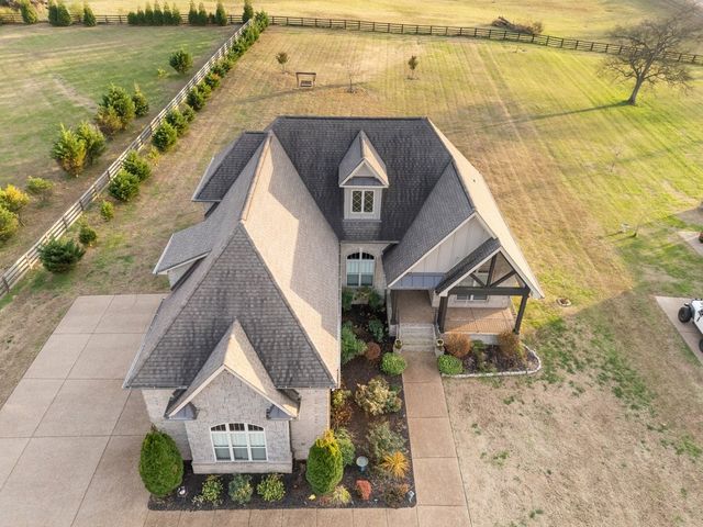 70 Cherokee Dock Rd, Lebanon, TN 37087