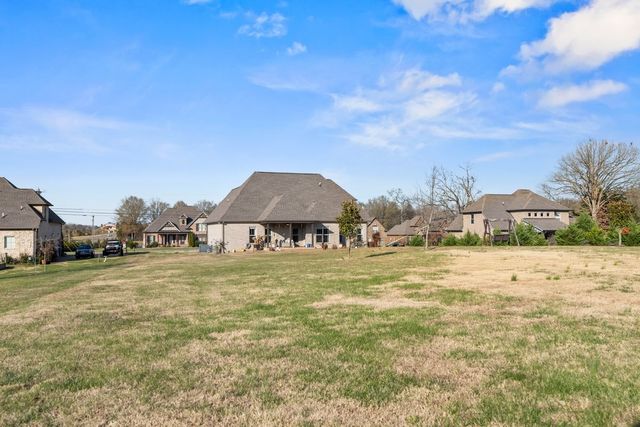 70 Cherokee Dock Rd, Lebanon, TN 37087