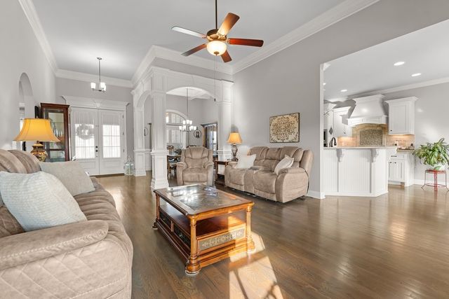 70 Cherokee Dock Rd, Lebanon, TN 37087