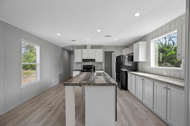 2722 Cypress Street, Granbury, TX 76048