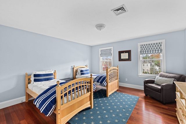 9 Cranberry Ln, Hingham, MA 02043