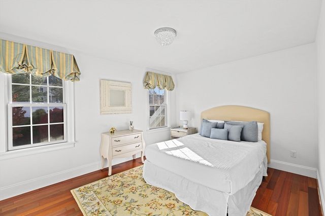 9 Cranberry Ln, Hingham, MA 02043