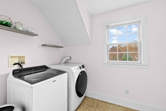 9 Cranberry Ln, Hingham, MA 02043