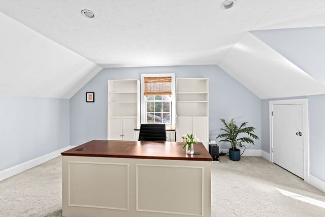 9 Cranberry Ln, Hingham, MA 02043