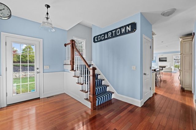 9 Cranberry Ln, Hingham, MA 02043