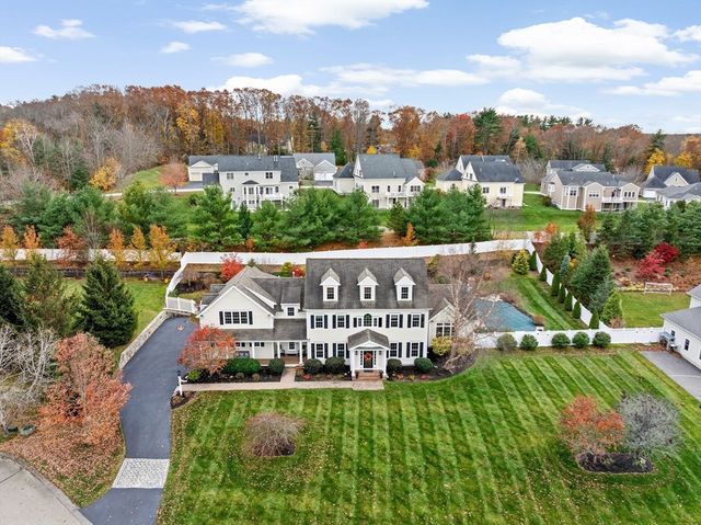 9 Cranberry Ln, Hingham, MA 02043