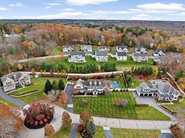 9 Cranberry Ln, Hingham, MA 02043