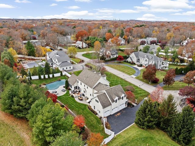 9 Cranberry Ln, Hingham, MA 02043