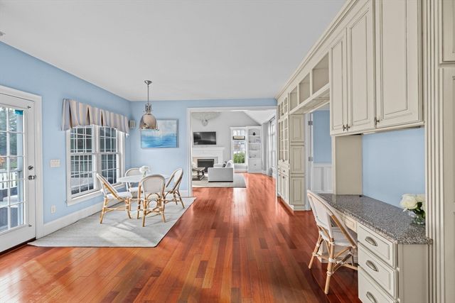 9 Cranberry Ln, Hingham, MA 02043