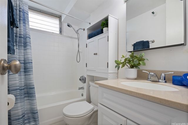 1060 Kamehameha Highway 806B, Pearl City, HI 96782