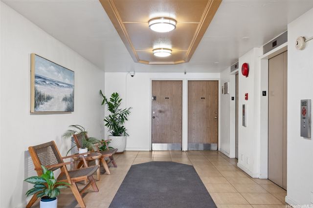 1060 Kamehameha Highway 806B, Pearl City, HI 96782