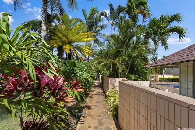 1060 Kamehameha Highway 806B, Pearl City, HI 96782