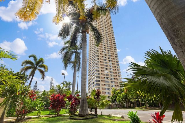 1060 Kamehameha Highway 806B, Pearl City, HI 96782