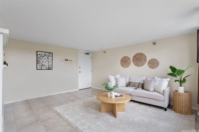1060 Kamehameha Highway 806B, Pearl City, HI 96782