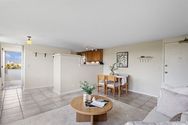 1060 Kamehameha Highway 806B, Pearl City, HI 96782
