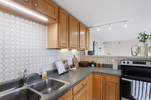 1060 Kamehameha Highway 806B, Pearl City, HI 96782