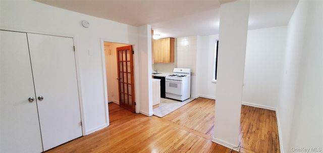 102-35 64th Road 3K, Forest Hills, NY 11375