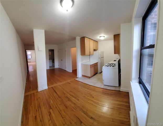 102-35 64th Road 3K, Forest Hills, NY 11375