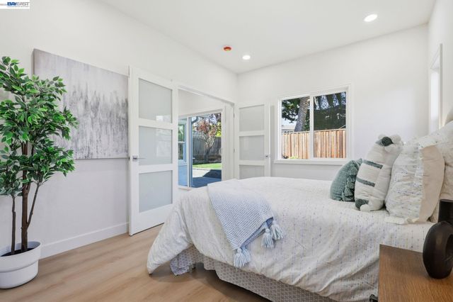 2638 Eaton Ave, Redwood City, CA 94062