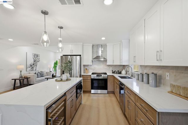 2638 Eaton Ave, Redwood City, CA 94062