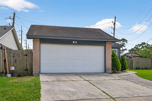 20206 Misty Pines Drive, Humble, TX 77346