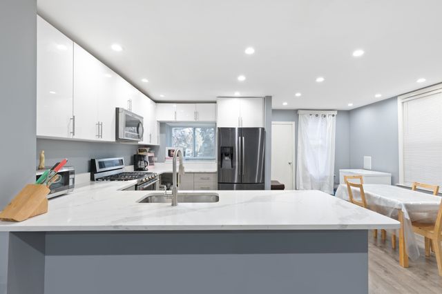 46 EAST 28TH ST, Bayonne, NJ 07002