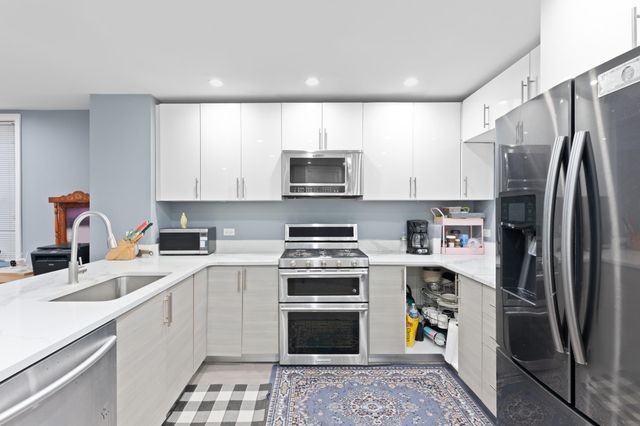 46 EAST 28TH ST, Bayonne, NJ 07002