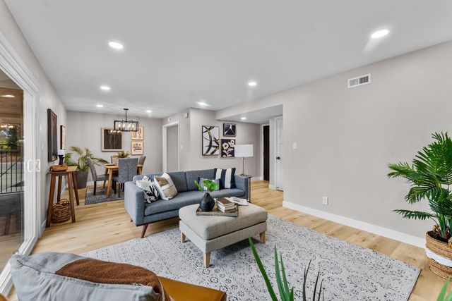 6200 Kiernan Dr, Carmichael, CA 95608